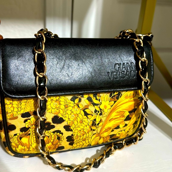 Authentic Vintage GIANNI VERSACE Mini Bag Sunburst Chain PVC Black Yellow - Picture 1 of 16